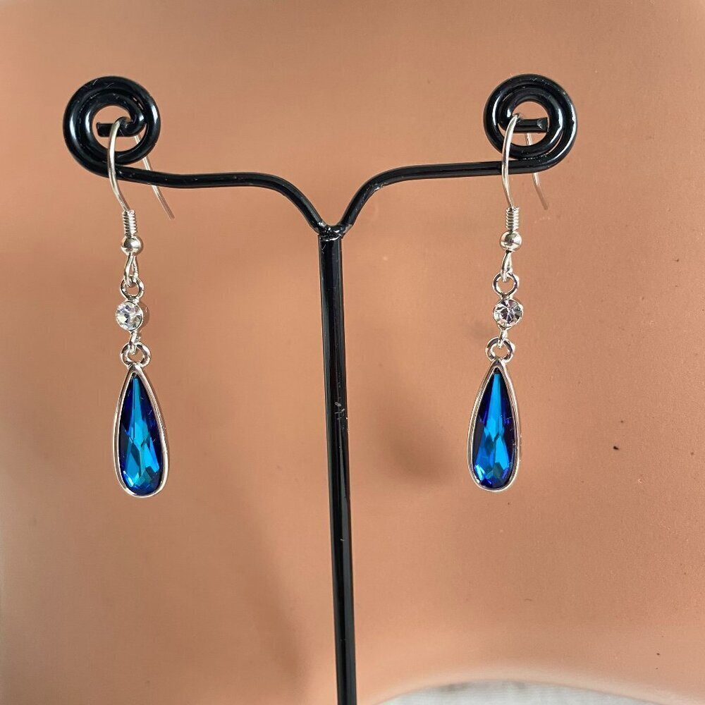 Fifth Avenue Dazzling Sapphire Blue Crystal Teardrop Dangle Earrings NWT